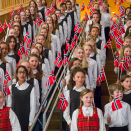 Den Norske Operas Barnekor sang bursdagssangen for Kongeparet. Foto: Heiko Junge / NTB scanpix